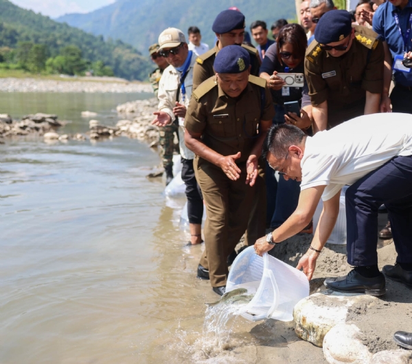 मुख्यमन्त्री जोरथाङनजिक चिरबिरे नदी महोत्सवमा सहभागी भए मुख्यमन्त्री जोरथाङनजिक चिरबिरे नदी महोत्सवमा सहभागी भए