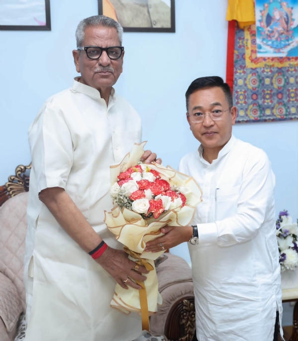 राज्यपाल माथुर र मुख्यमन्त्री तामाङ
