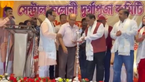 पूजा पंडाल का उद्घाटन करते भाजपा सांसद जयंत राय पूजा पंडाल का उद्घाटन करते भाजपा सांसद जयंत राय