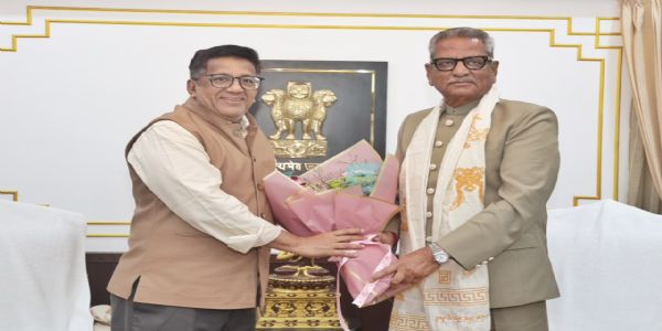 मुख्य न्यायाधीश र सांसदद्वारा राज्यपालसंग शिष्टाचार भेट