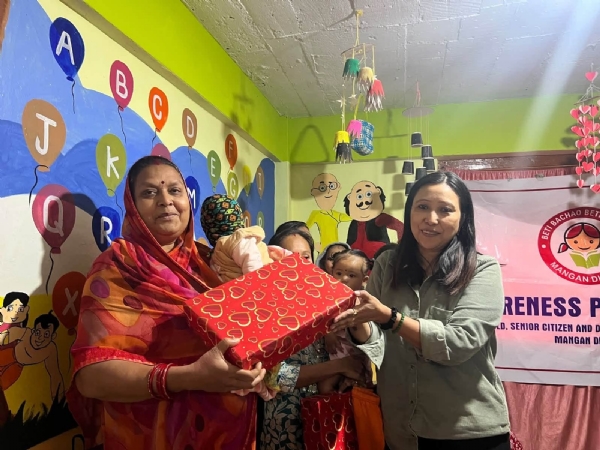मङ्गन बजार आँगनवाड़ी केन्द्रमा बेटी जन्मोत्सव पालन मङ्गन बजार आँगनवाड़ी केन्द्रमा बेटी जन्मोत्सव पालन
