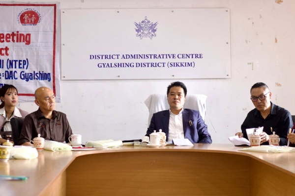 जिल्ला कार्यदल खोप तथा जिल्लास्तरीय क्षयरोग मञ्चको बैठक, आईईसीमाथि जोड