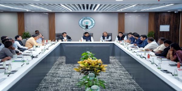मप्रका मुख्यमन्त्रीले अमरावतीमा शहरी विकास परियोजनाबारे आन्ध्र प्रदेशका अधिकारीहरूसँग छलफल गरे