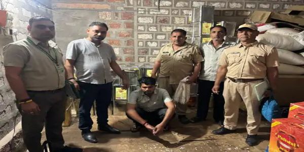 नक्कली घिउ र पाम आयल जफत, सरपञ्च चुनाउ र चाड़पर्वका बेला गाउँहरूमा आपूर्ति गर्ने तयारी