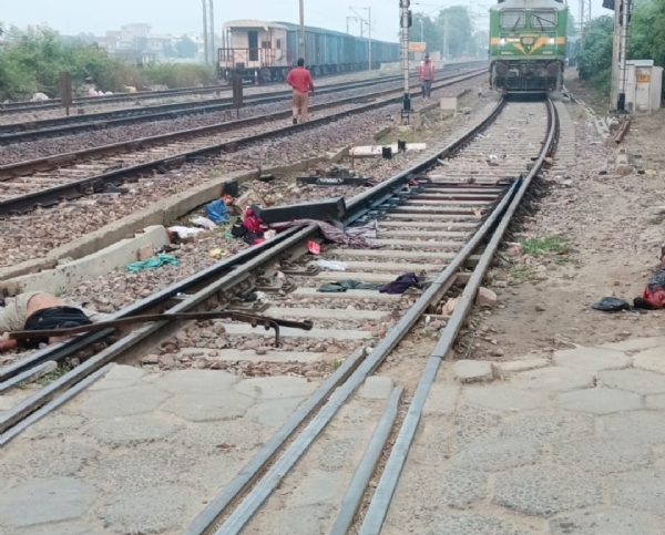 फोटो। रेलवे स्टेशन की फोटो फोटो। रेलवे स्टेशन की फोटो