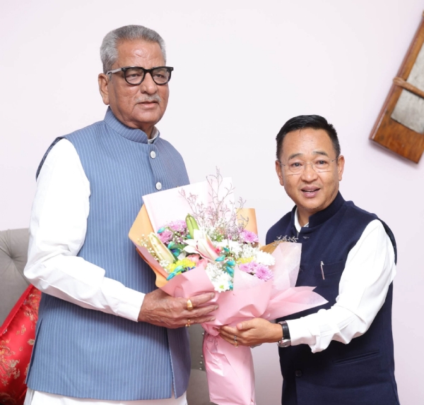 मुख्यमन्त्री तामाङद्वारा निवर्तमान राज्यपाल ओमप्रकाश माथुरप्रति कृतज्ञता व्यक्त
