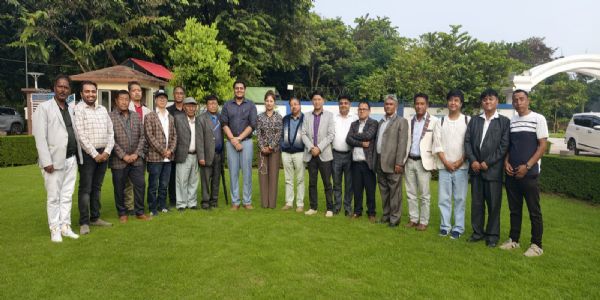 पदोन्नति भएपछि वृन्दावासी तेजा दीपकलाई खरसाङ महकुमा खेलकुद सङ्घद्वारा बधाई