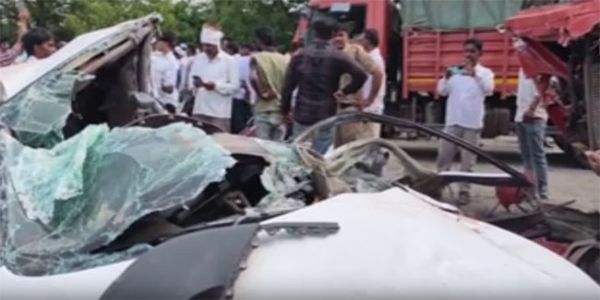 महाराष्ट्रको बीड़मा एसटी बस र कार ठोक्किँदा पाँच जनाको मृत्यु, एक जना घाइते