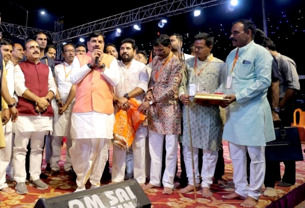 उज्जैन के गरबा आयोजन में शामिल हुए मुख्यमंत्री