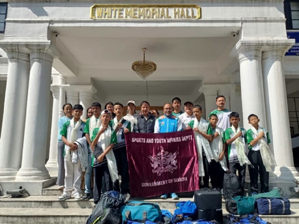 सिक्किमको टोलीले १४ वर्षमुनिका छात्र बक्सिङ विधामा सहभागिता जनाउने सिक्किमको टोलीले १४ वर्षमुनिका छात्र बक्सिङ विधामा सहभागिता जनाउने