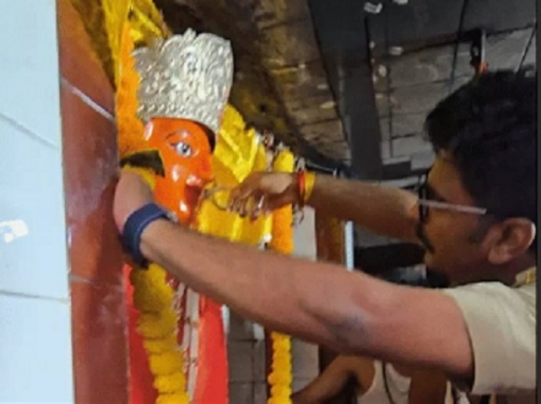 मप्र के उज्जैन में नगर पूजा शुरू, 40 मंदिरों में चढ़ेगा मदिरा का भोग मप्र के उज्जैन में नगर पूजा शुरू, 40 मंदिरों में चढ़ेगा मदिरा का भोग