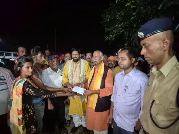 सारण में बाढ़ राहत एवं बचाव कार्य हेतु एनडीआरएफ एवं एसडीआरएफ दस अतिरिक्त नावें तैनात