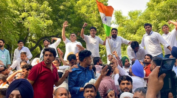 मुख्य चुनाव आयुक्त के इस्तीफे की मांग को लेकर प्रदर्शन करते भारतीय युवा कांग्रेस के कार्यकर्ता। मुख्य चुनाव आयुक्त के इस्तीफे की मांग को लेकर प्रदर्शन करते भारतीय युवा कांग्रेस के कार्यकर्ता।
