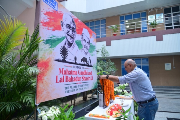 एनटीपीसी बोंगाईगांव में महात्मा गांधी और लाल बहादुर शास्त्री को श्रद्धांजलि