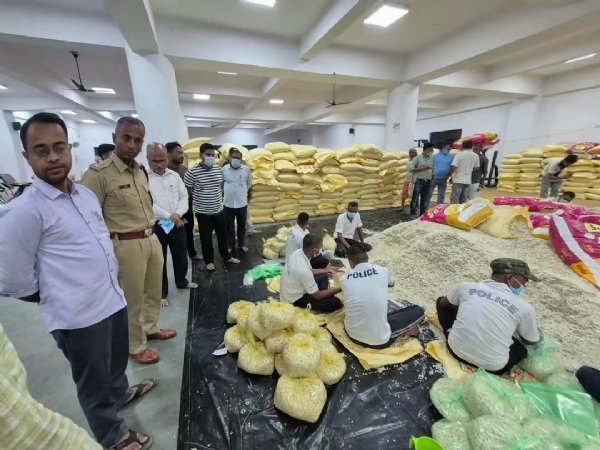 सारण में बाढ़ राहत एवं बचाव कार्य हेतु एनडीआरएफ एवं एसडीआरएफ दस अतिरिक्त नावें तैनात