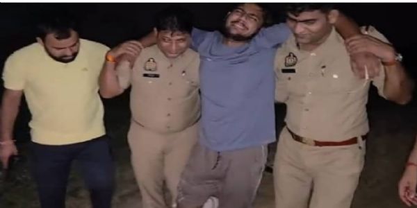 गुड़िरहेको बसमा गोली चलाउने दुई बदमाश पुलिस भिड़न्तमा पक्राउ, एकको खुट्टामा गोली लाग्यो