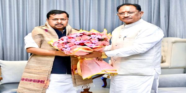 विष्णुदेव सायले नितिन नवीनसँग भेट गरे