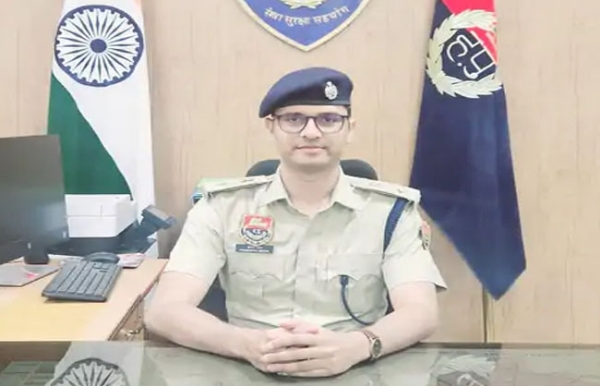 पुलिस अधीक्षक हेमेंद्र कुमार मीणा