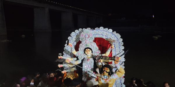 रामानुजगञ्जमा भक्तिमय वातावरणबीच माँ दुर्गाको मूर्ति विसर्जन