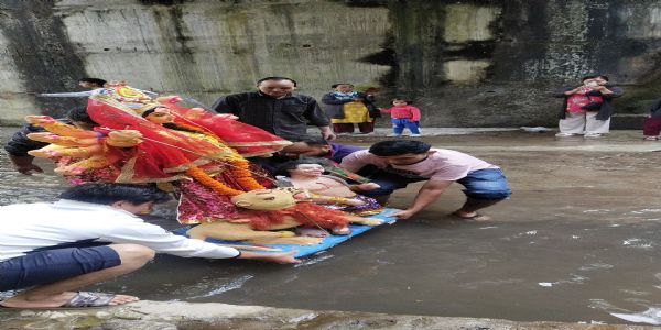 दार्जिलिङका विभिन्न स्थानमा दुर्गापूजा सम्पन्न, परम्परागत विधिअनुसार माता दुर्गालाई बिदाई