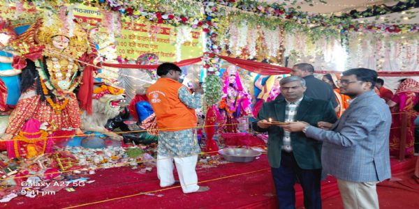 नेपालका लागि बङ्गलादेशी राजदूतद्वारा दुर्गापूजा पण्डालमा पूजा र आरती, दुर्गापूजालाई साझा सांस्कृतिक विरासतको प्रतीक बताए
