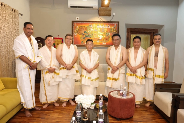 मुख्यमन्त्री तामाङ र मनोनीत राज्यपाल माथुरले श्री पद्मनाभस्वामी मन्दिरमा दर्शन गरे मुख्यमन्त्री तामाङ र मनोनीत राज्यपाल माथुरले श्री पद्मनाभस्वामी मन्दिरमा दर्शन गरे