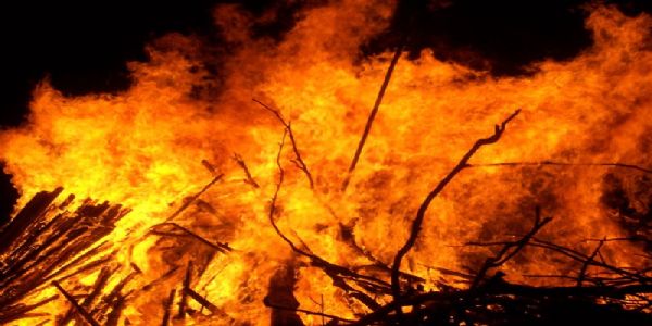 नाहरकटियामा भयानक आगलागी, नौ आवासीय क्वार्टर जलेर स्वाहा