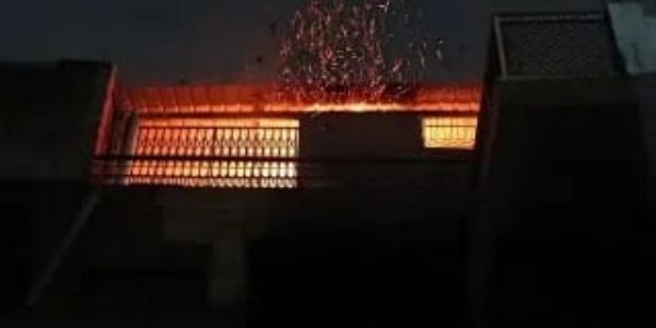 गाजियाबादको फर्निचर गोदाममा आगलागी