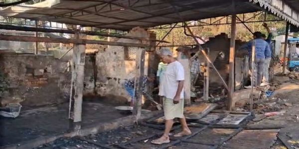 दुर्गापुरको मिठाई पसलमा भयानक आगलागी