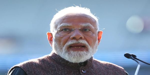 प्रधानमन्त्री मोदीद्वारा वाराणसीमा अरविन्द लिमिटेडको पोसाक निर्माण एकाई उद्घाटन, महिलाहरूसँग गरे संवाद