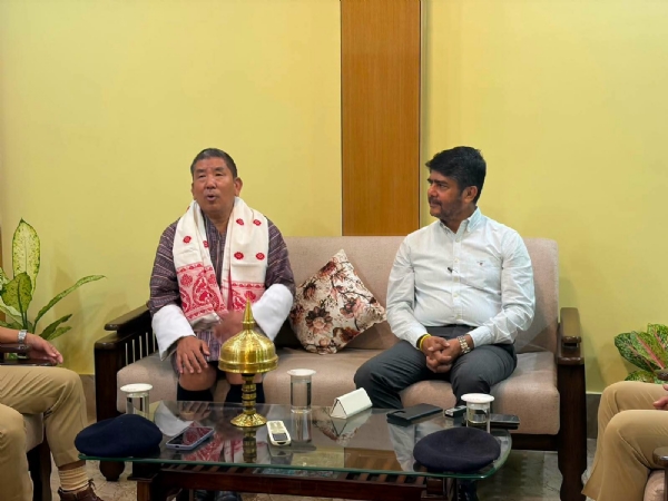 गेलेफू माइंडफुलनेस सिटी में 108 स्तूपों की स्थापना को लेकर भारत-भूटान अधिकारियों की बैठक गेलेफू माइंडफुलनेस सिटी में 108 स्तूपों की स्थापना को लेकर भारत-भूटान अधिकारियों की बैठक