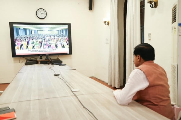 “मन की बात “ कार्यक्रम सुनते हुए मुख्यमंत्री डॉ . मोहन यादव