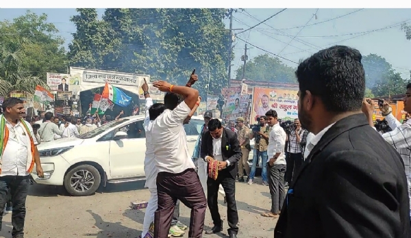 राहुल गाँधी के बरी होने पर खुशी मानते सर्मथक
