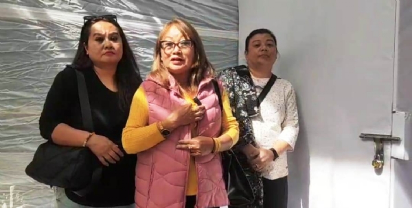 दार्जीलिङको चौरस्तामा भीआईपीका लागि बनाइएको अस्थायी शौचालयप्रति गोरामुमोको आपत्ति दार्जीलिङको चौरस्तामा भीआईपीका लागि बनाइएको अस्थायी शौचालयप्रति गोरामुमोको आपत्ति