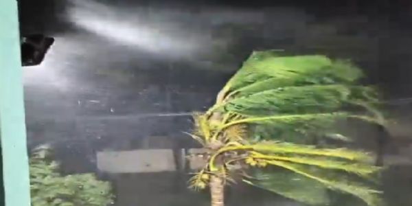 चक्रवाती तूफान ‘अर्णब’ आन्ध्र प्रदेशको तटीय क्षेत्रमा प्रवेश, भारी वर्षा र तीव्र हावाको प्रकोप