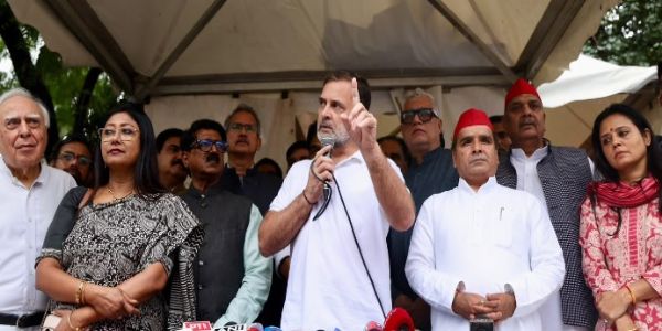 दिल्लीको र्यालीमा सहभागी हुन आउँदै गरेका मानिसहरूलाई रोक्ने प्रयास भइरहेको छ : राहुल गान्धी