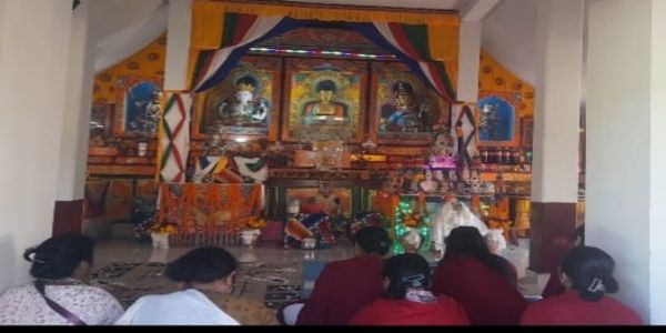 तीनधारेको पद्मा छ्योलिङ तामाङ गुम्बामा ल्हाबाब दुछेनको तीनदिने पूजा शुरु