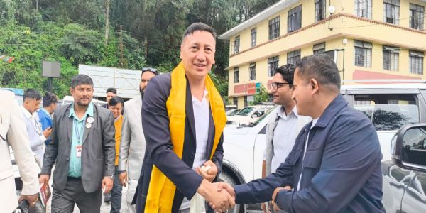 नर्थ सिक्किम टुरिस्ट ट्याक्सी डाइभर्स वेलफेयर एसोसिएनशनले आपदामा सहयोग गर्नेहरूलाई गऱ्यो सम्मान