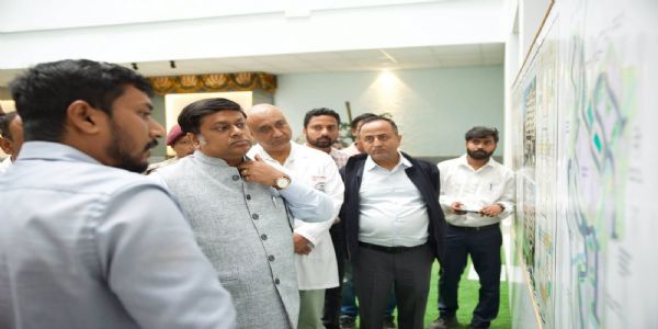 राज्यमन्त्री मजुमदारले हेलेन लेप्चा सिक्किम सरकारी मेडिकल कलेजको भ्रमण गरे