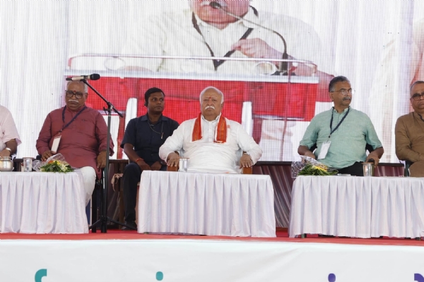 सरसंघघाचलक मोहन भागवत ने कारंजा में किया स्मृति भवन और बालासाहेब देवरस नेत्रालय का लोकार्पण