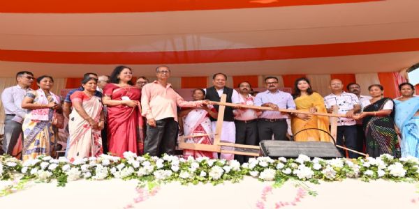 मेगा ह्यान्डलुम क्लस्टरअन्तर्गत बुनकरहरूलाई उन्नत हतकर्घा  वितरण