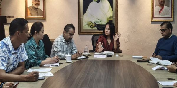 जिल्लापालले अधिकारीहरूलाई बर्खायाममा भएका क्षतिको पहिचान तथा मूल्याङ्कन गर्न निर्देशन दिइन्