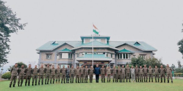 राज्यपाल माथुरले ‘हायर कमान्ड कोर्स ५५’ का सैन्य अधिकारीसँग संवाद गरे