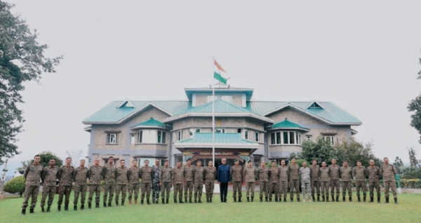 राज्यपाल र सैन्य अधिकारीहरू