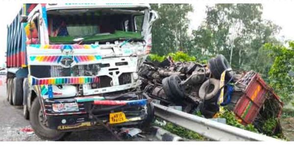 रायगञ्जमा लरी र पिकअप भ्यान आपस्तमा ठोक्किँदा पाँच जनाको मृत्यु