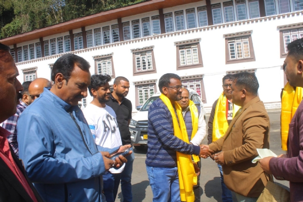 छत्तीसगढ़का पत्रकारहरूको टोलीले गेजिङ जिल्लाको भ्रमण गऱ्यो