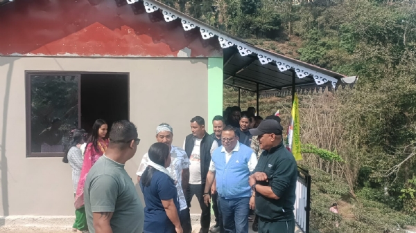 अनित थापाद्वारा कालीमाटीमा सार्वजनिक भवनको शिलान्यास र नवनिर्मित घरको उदघाटन