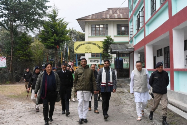 केन्द्रिय रक्षा राज्यमन्त्रीले सिङ्घिकमा विद्यालय र हेल्थ एण्ड वेलनेश सेन्टरको भ्रमण गरे