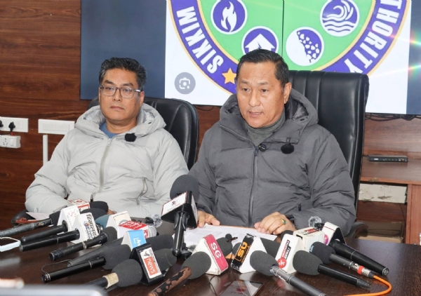 राहत आयुक्त र भू राजस्व एवं आपदा प्रबन्धन विभागका निर्देशक