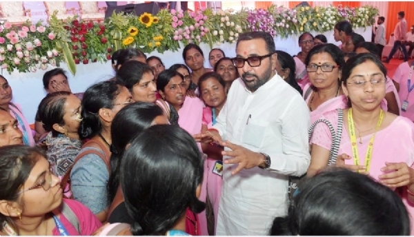 केन्द्रीय आयुष मन्त्री प्रतापराव गणपतराव जाधव